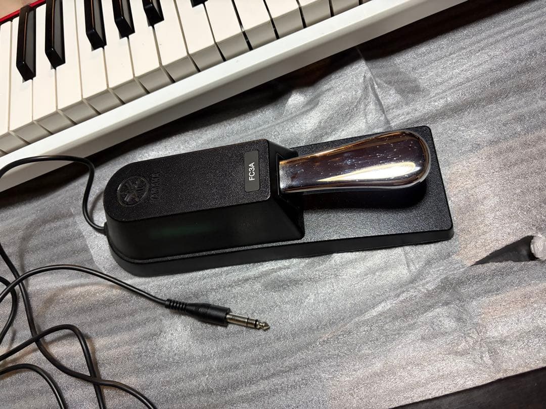 Yamaha Piaggero NP-32 ホワイト電子ピアノ