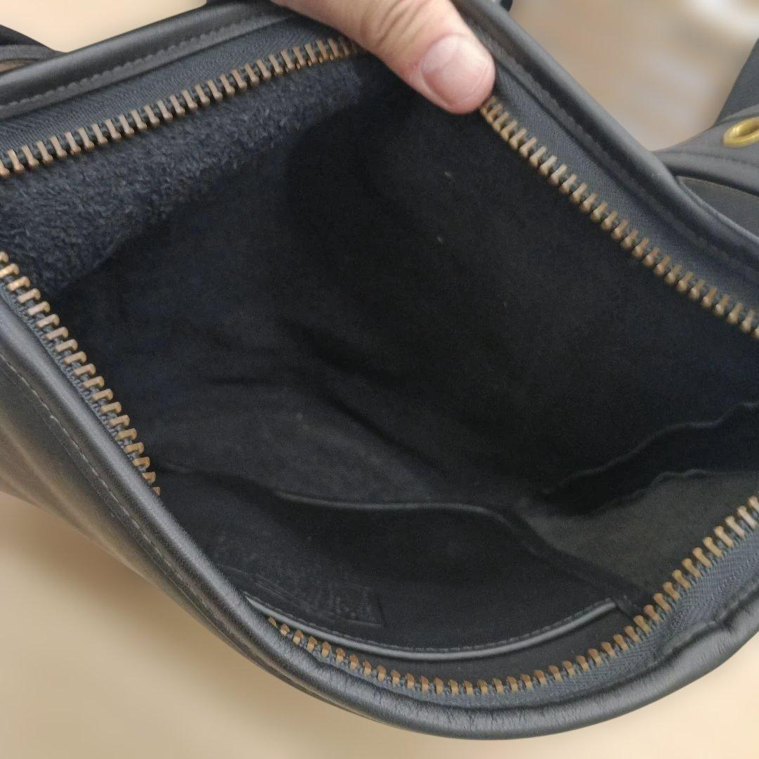 COACH ブラックレザーショルダーバッグ