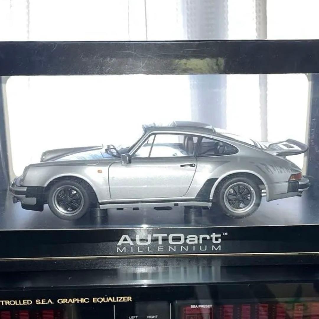 オートアート1/18 ポルシェ911（930）ターボ3.0シルバー