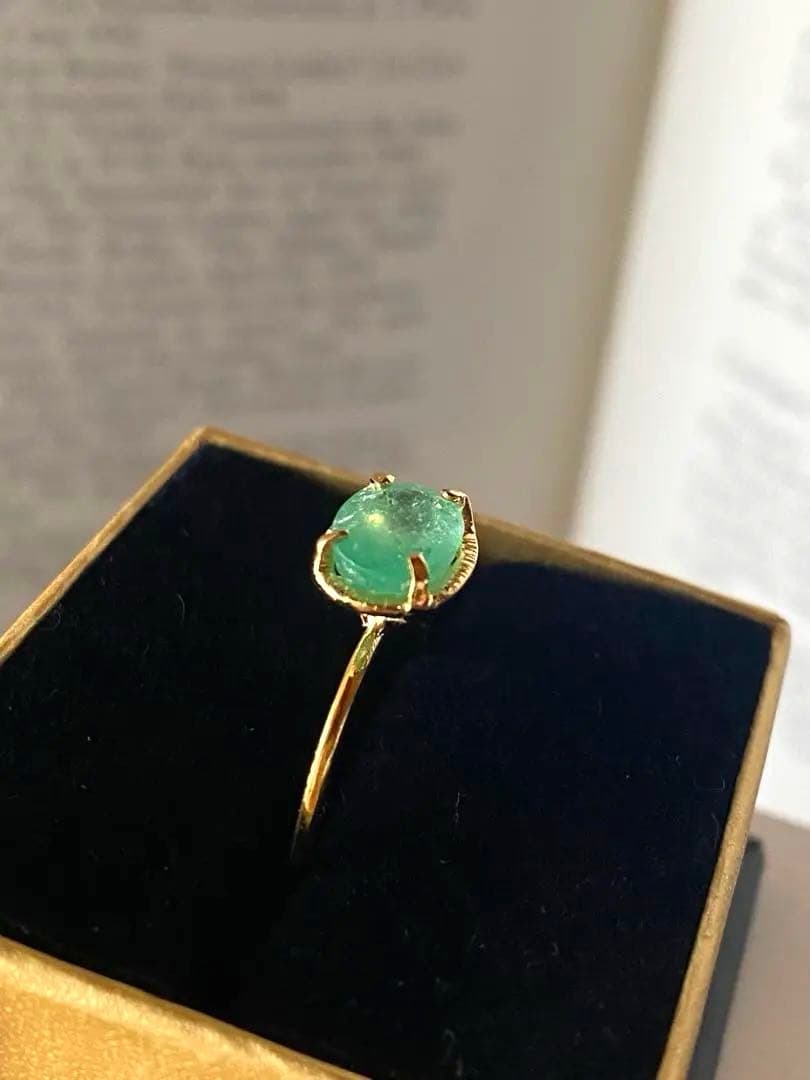 ぽー　エメラルド高貴リング