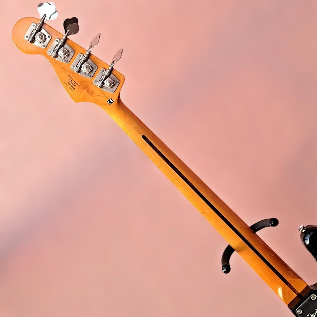 ■Squier Fender Classic Vibe 70 Jazz Bass