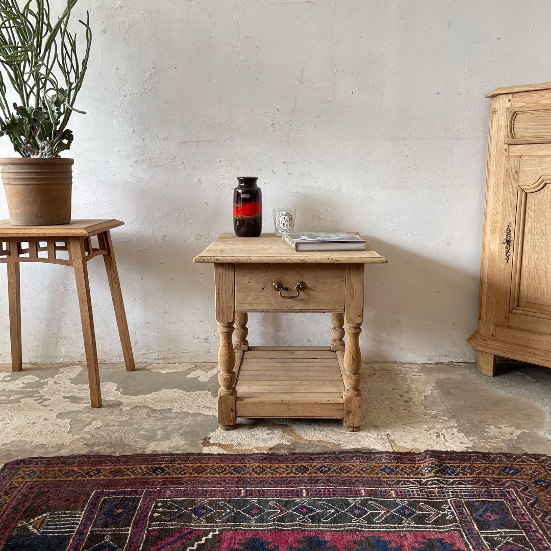 KINドロワーサイドテーブル ドロワーベッドサイドテーブル　剥離