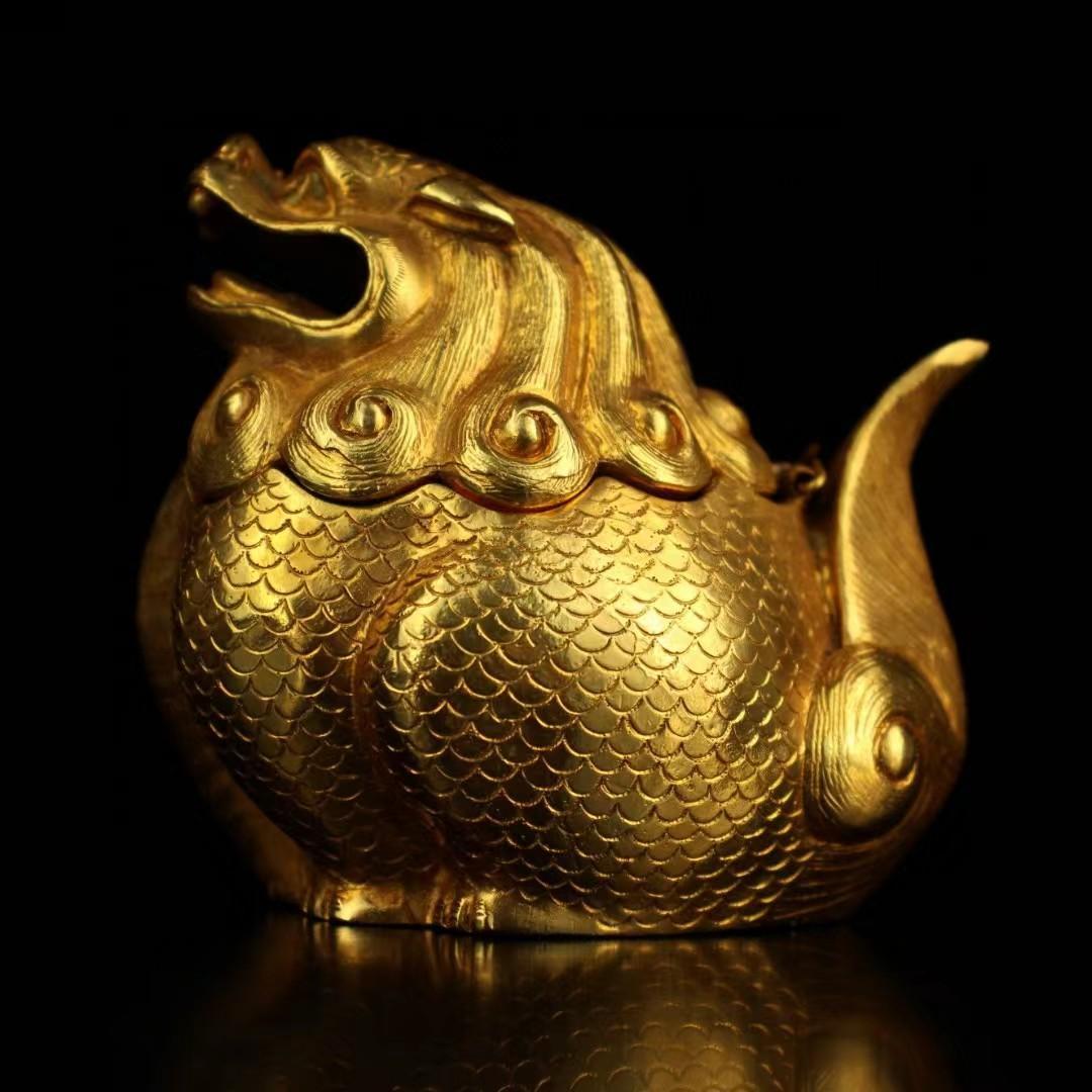 中国古美術・旧蔵鎏金獣煙香炉・純銅細密彫・純手作り・高浮彫・置物・茶道具・文房具