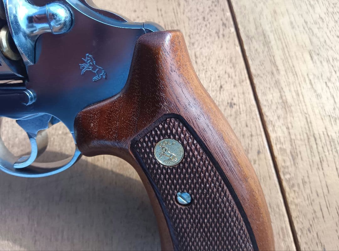 マルシン コルト アナコンダ ４インチ シルバーABS 木製グリップ