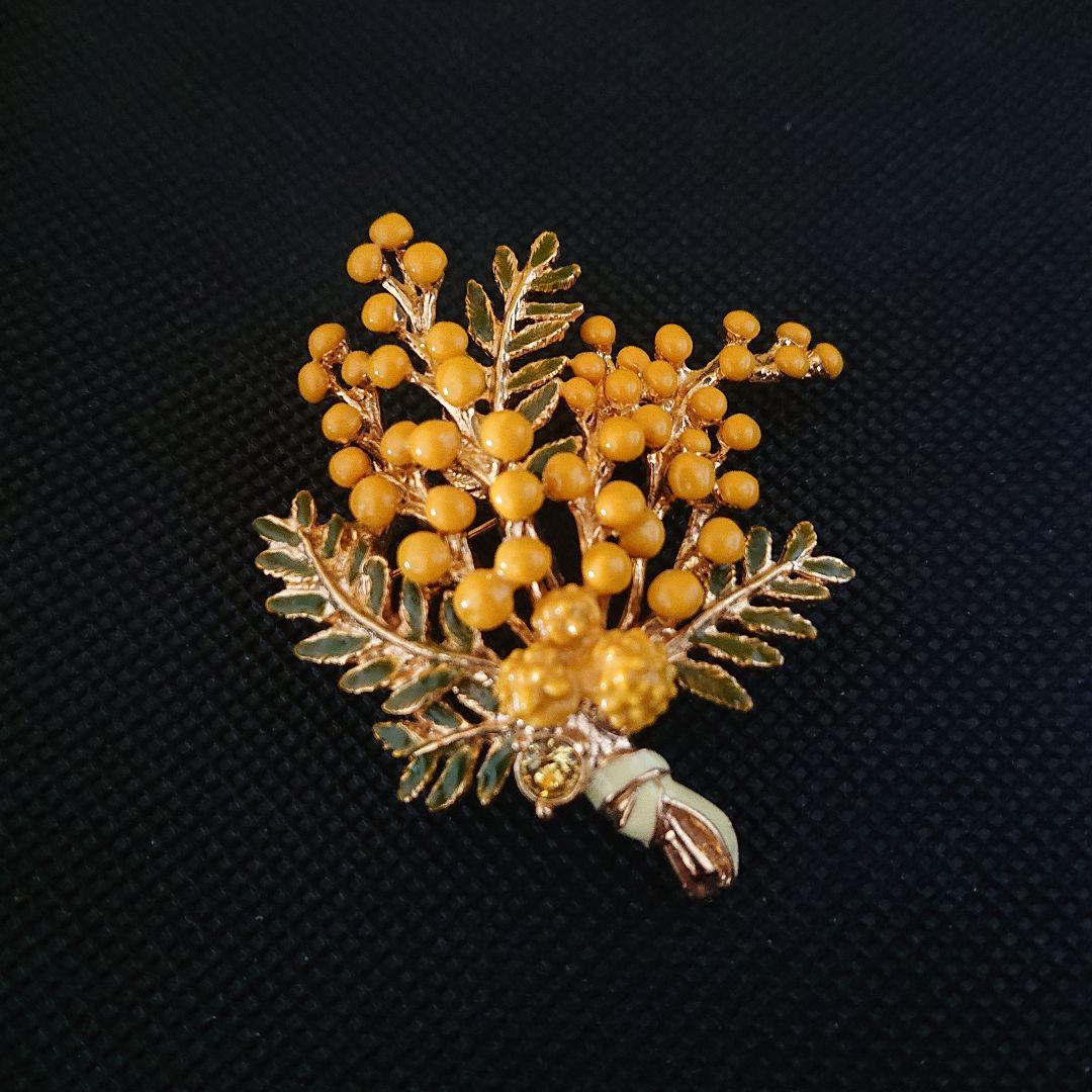 ヴァンドームブティック　ミモザ　ブローチ