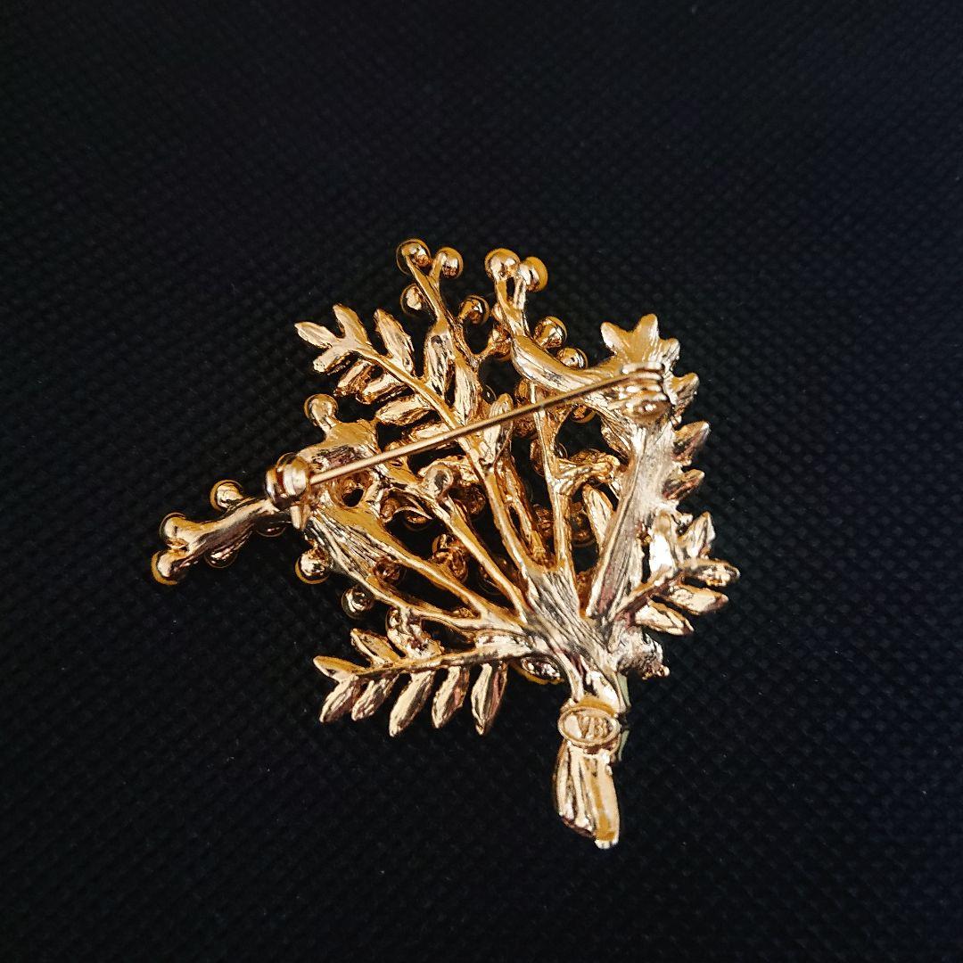 ヴァンドームブティック　ミモザ　ブローチ