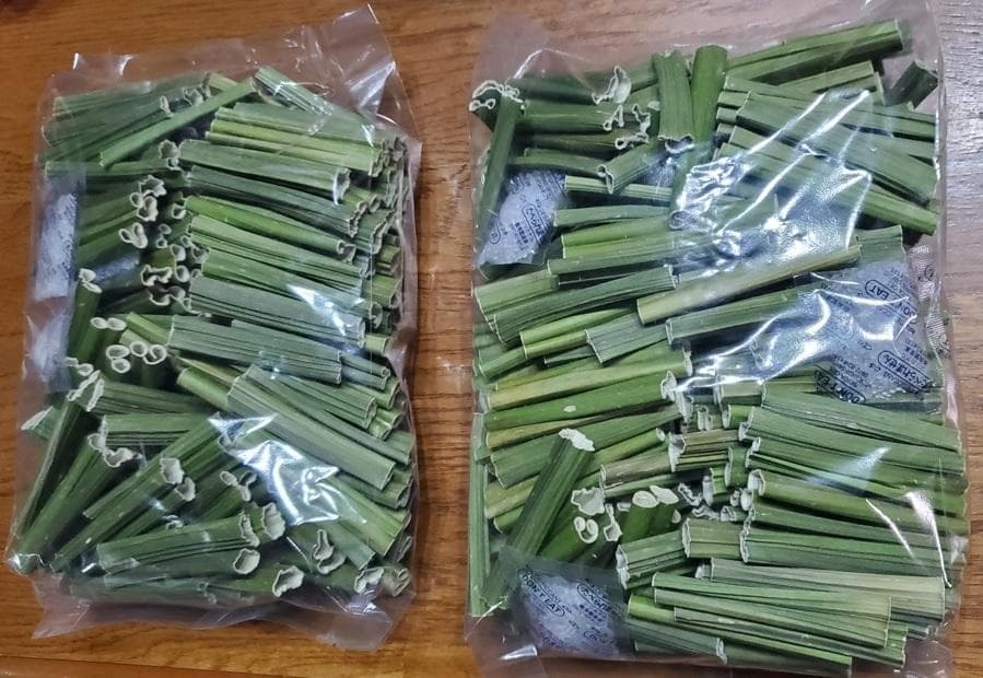 大容量　3500g　(国産・高品質)乾燥パパイヤの茎（無農薬・有機肥料）