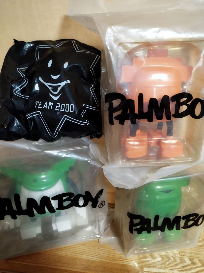 匿名配送無料　未開封品　DEVILLOCK PALMBOY オレンジ　グリーン