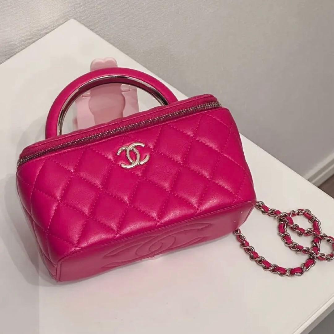 【希少】CHANEL ピンクレザーショルダーバッグ