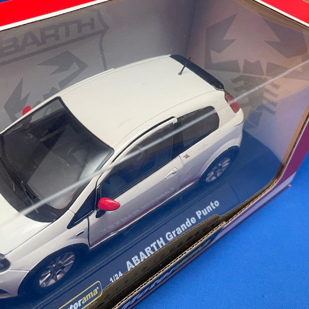 1/24 ミニカー　アバルト純正GRANDE PUNTO