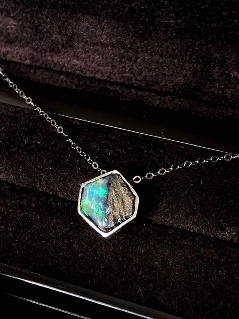 ヘキサゴン　オパールネックレストップ　六角形