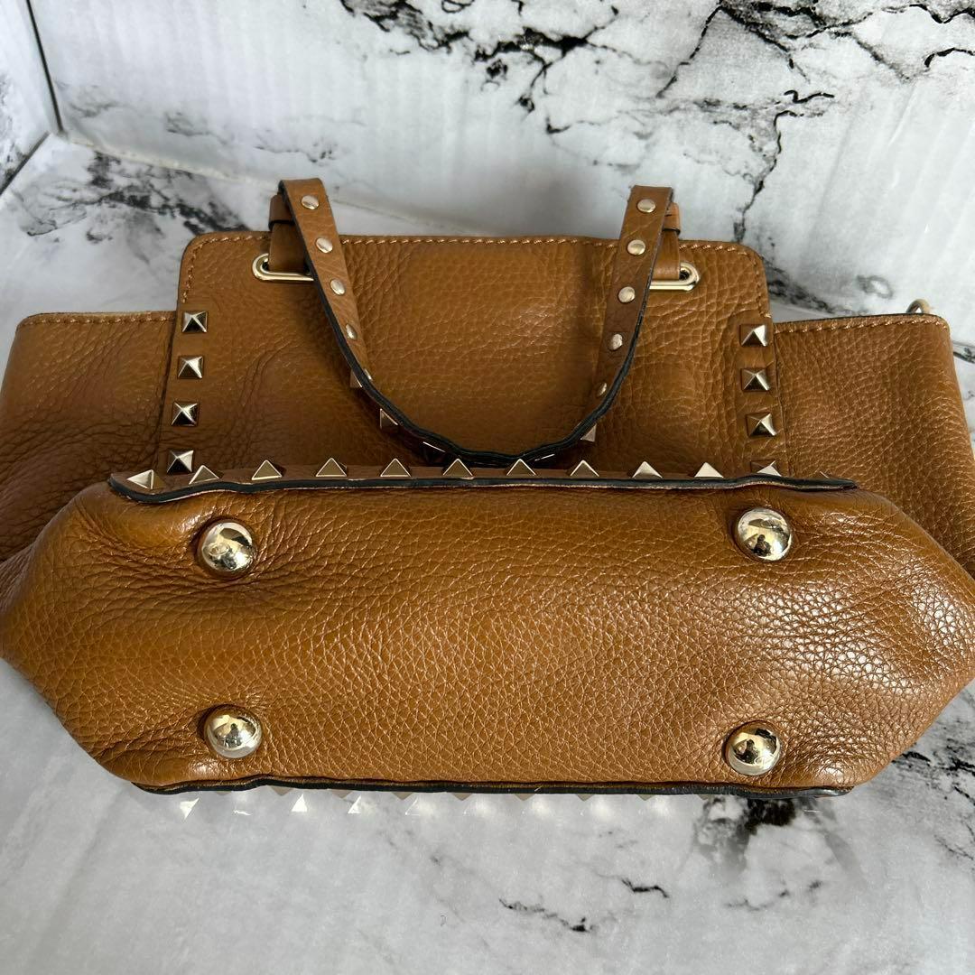 ヴァレンティノガラヴァーニ　ハンドバッグ　ロックスタッズ　ブラウン