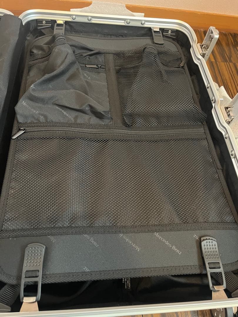 新品未使用メルセデスベンツ　キャリーケース　65リットル