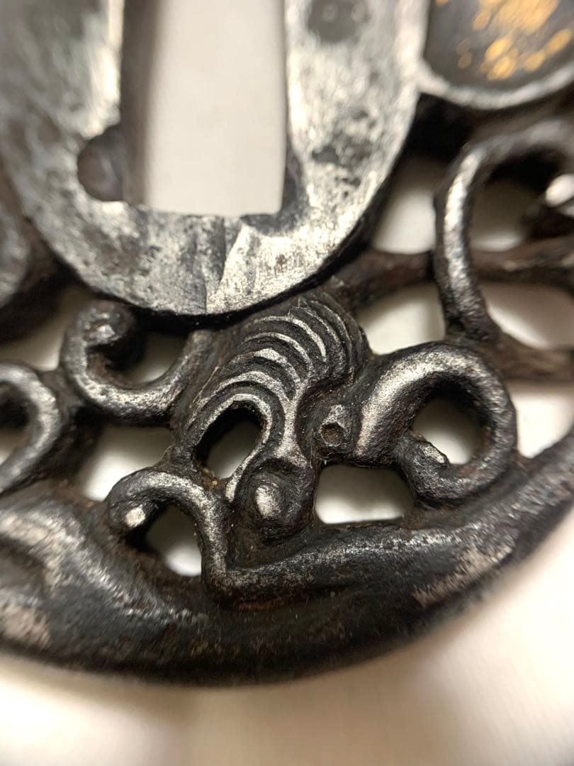 鉄製 鍔(つば) 複雑な彫刻