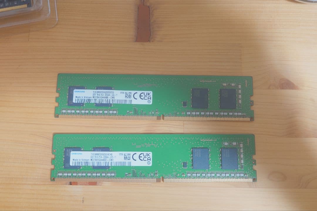 samaung DDR4 8GBx2枚(16GB)