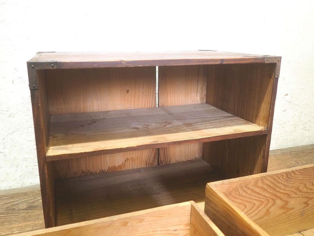 1374 レトロな杉の小引き出し　収納棚　小箪笥　ケース　古家具　アンティーク