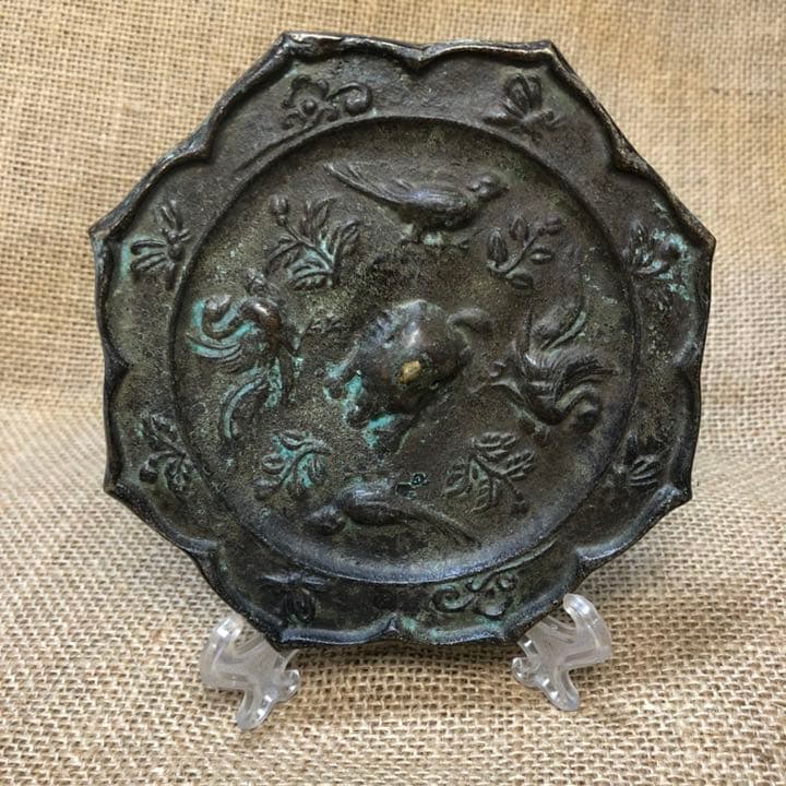 青銅鏡　春秋戦国　瑞花双鳳双鳥　八稜鏡 時代物 遺跡発掘品　古鏡　副葬品
