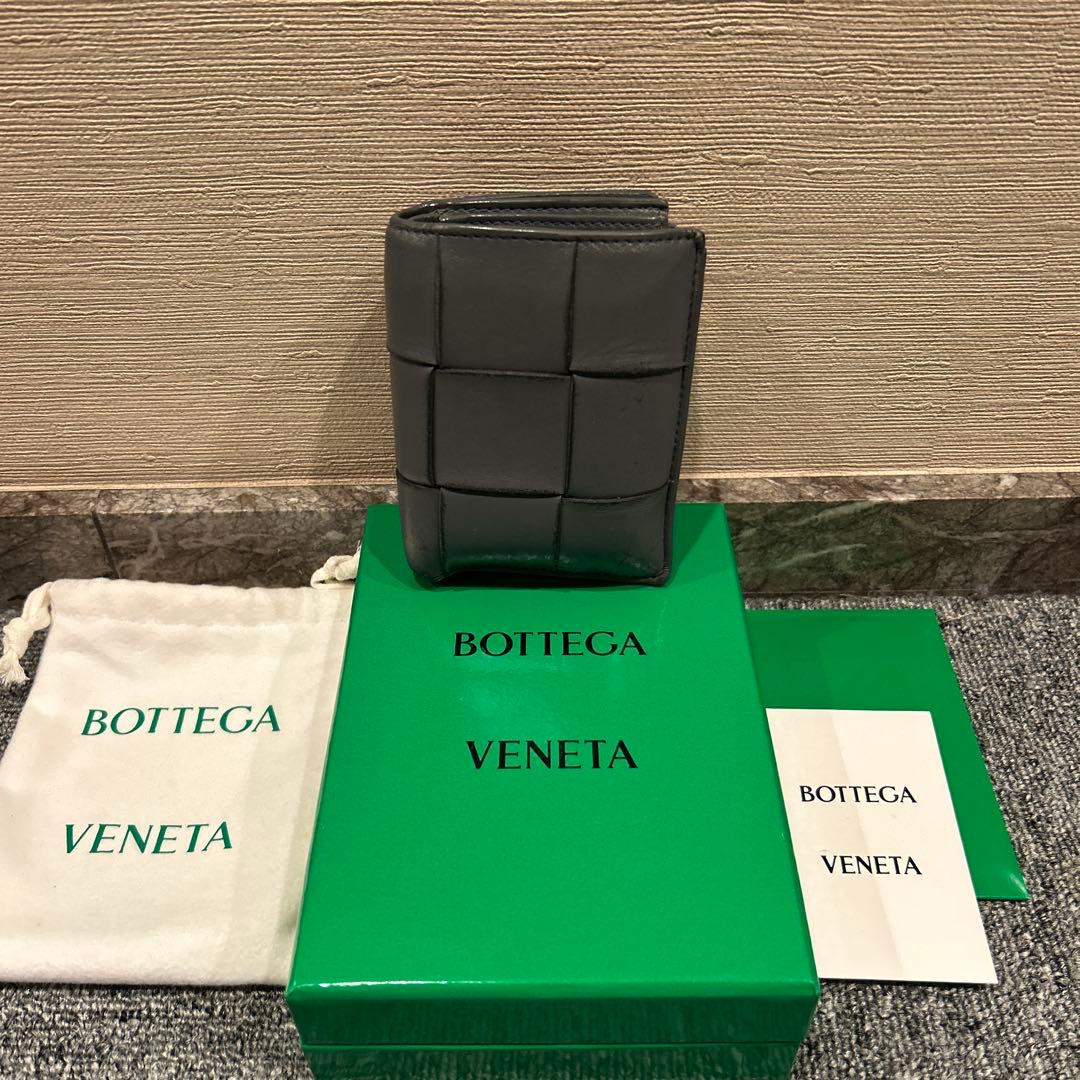 BOTTEGA VENETA グレー 二つ折り財布