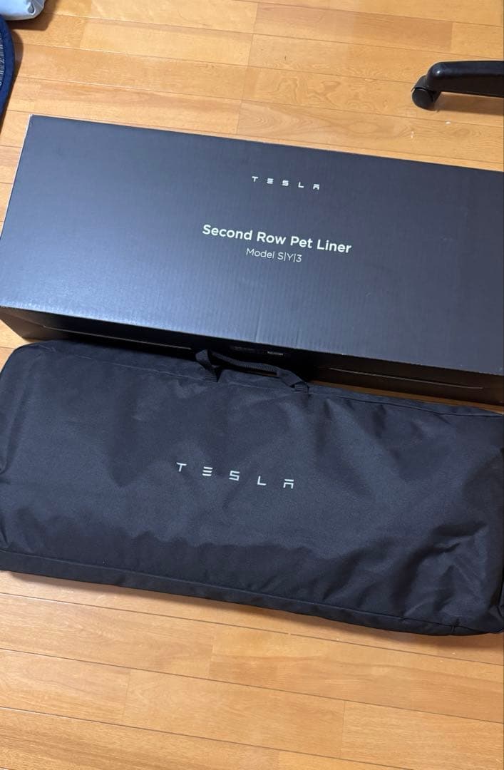 【未使用品】TESLA純正 ペットシートカバー（Model S/3/Y対応）