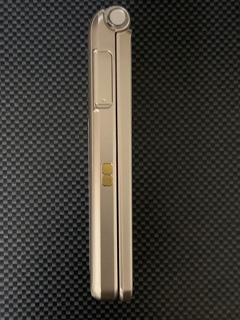 P-smart ケータイ P-01J ゴールド　docomo