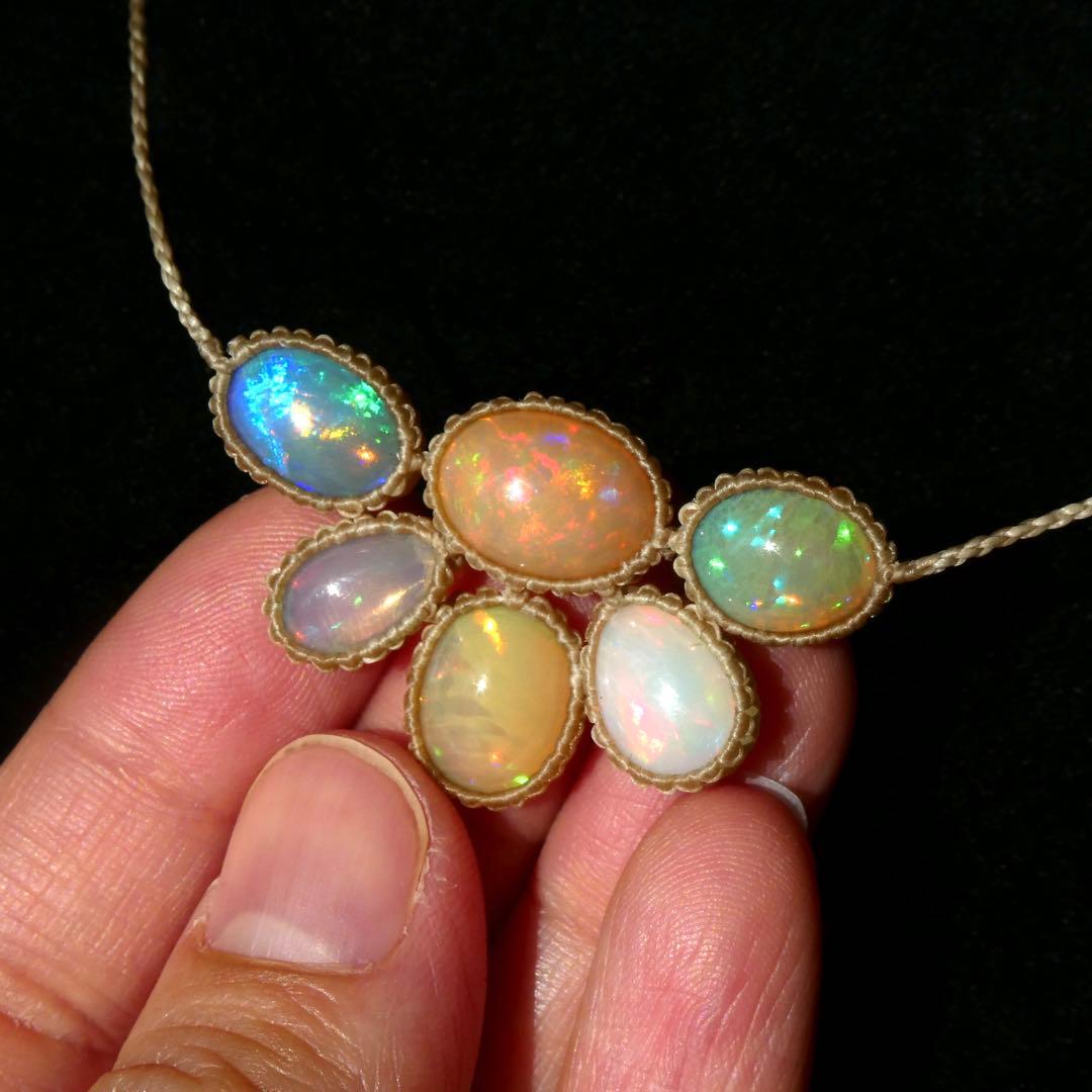 F　オパールのマクラメネックレス