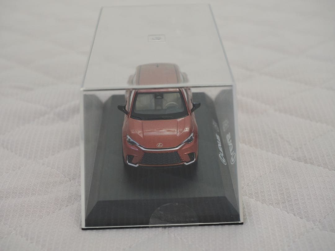 LEXUS LBX 1/43 スケールモデル オレンジ