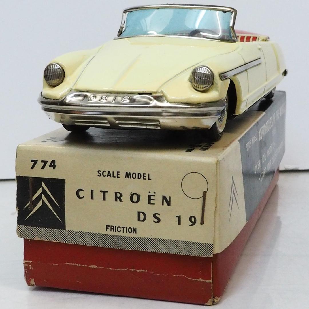 萬代屋【シトロエン コンバーチブル白】ブリキ tin toy car赤箱【箱付】
