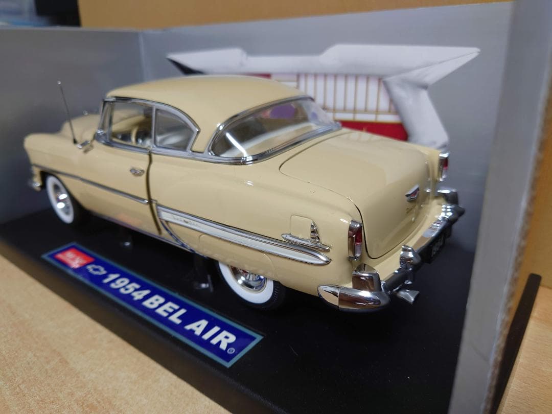 1/18 シボレーベルエア Bel Air 1954ダイキャスト製ミニカー 中古