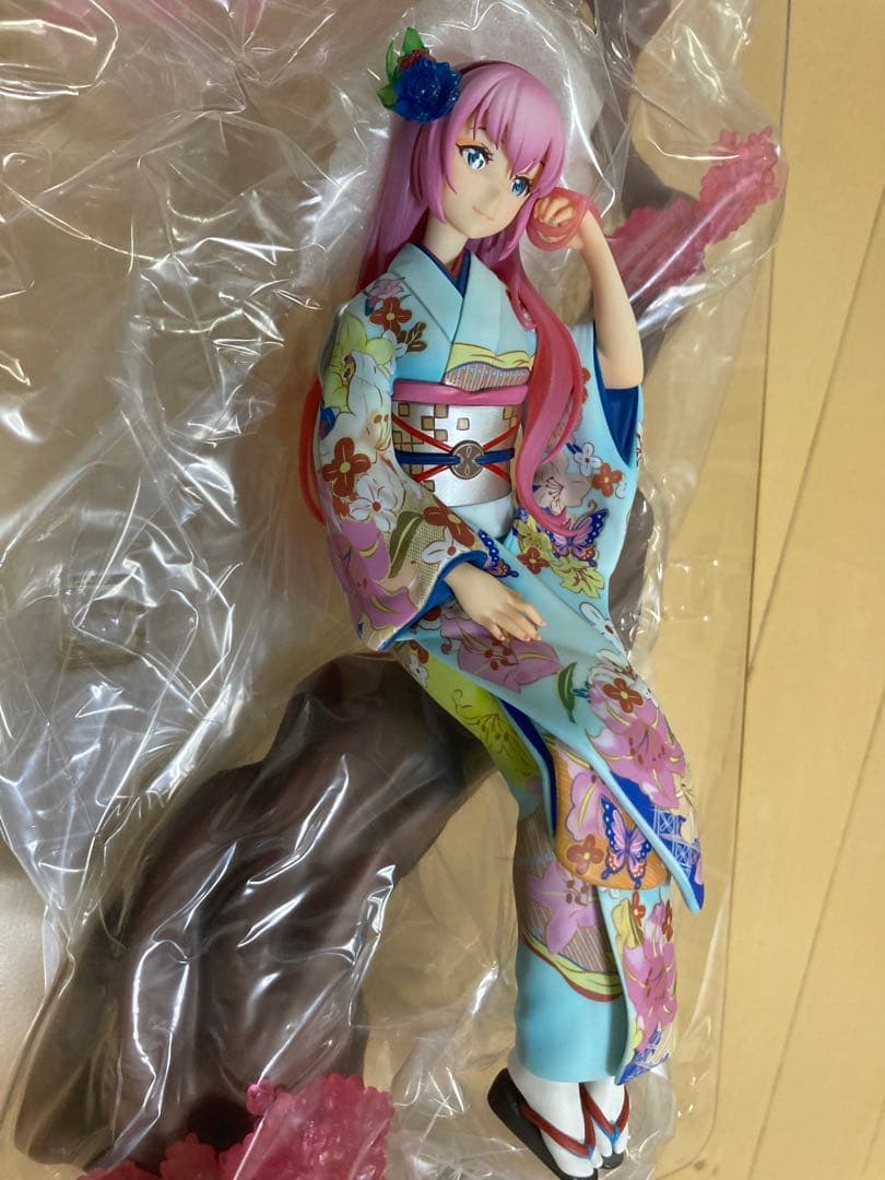 ストロンガー VOCALOID 巡音ルカ 花色衣　1/8 スケール　フィギュア