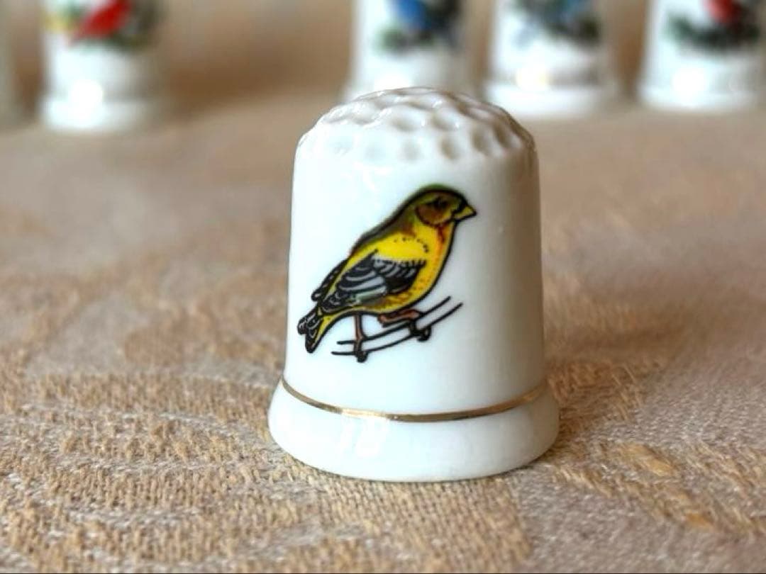 お買い得！陶磁器製 鳥と花のシンブル（指貫）11個セット