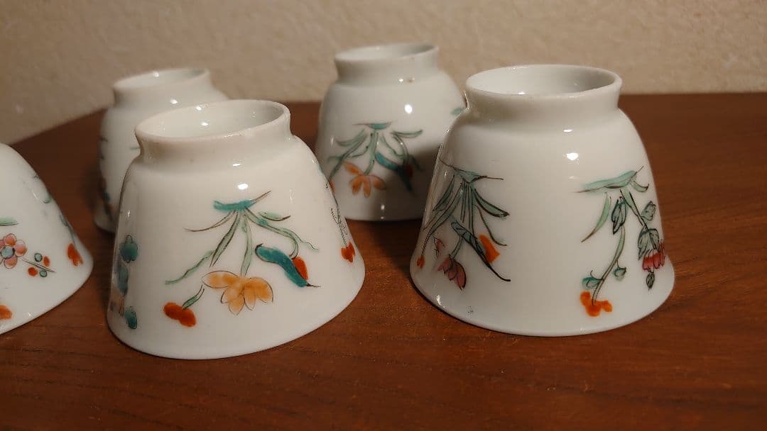 李朝　白磁　色絵　華の図　アンティーク李朝　煎茶碗　５客