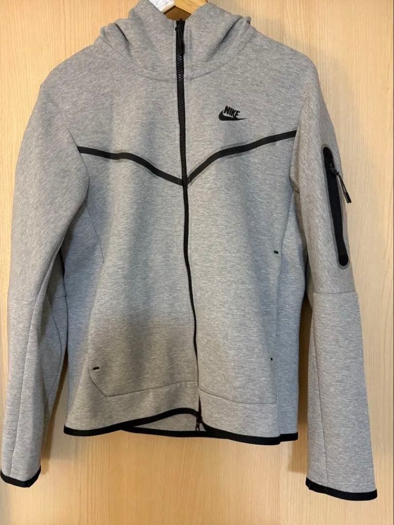 【美品】NIKEナイキテックフリース 上下セットアップ　ブラックMサイズ