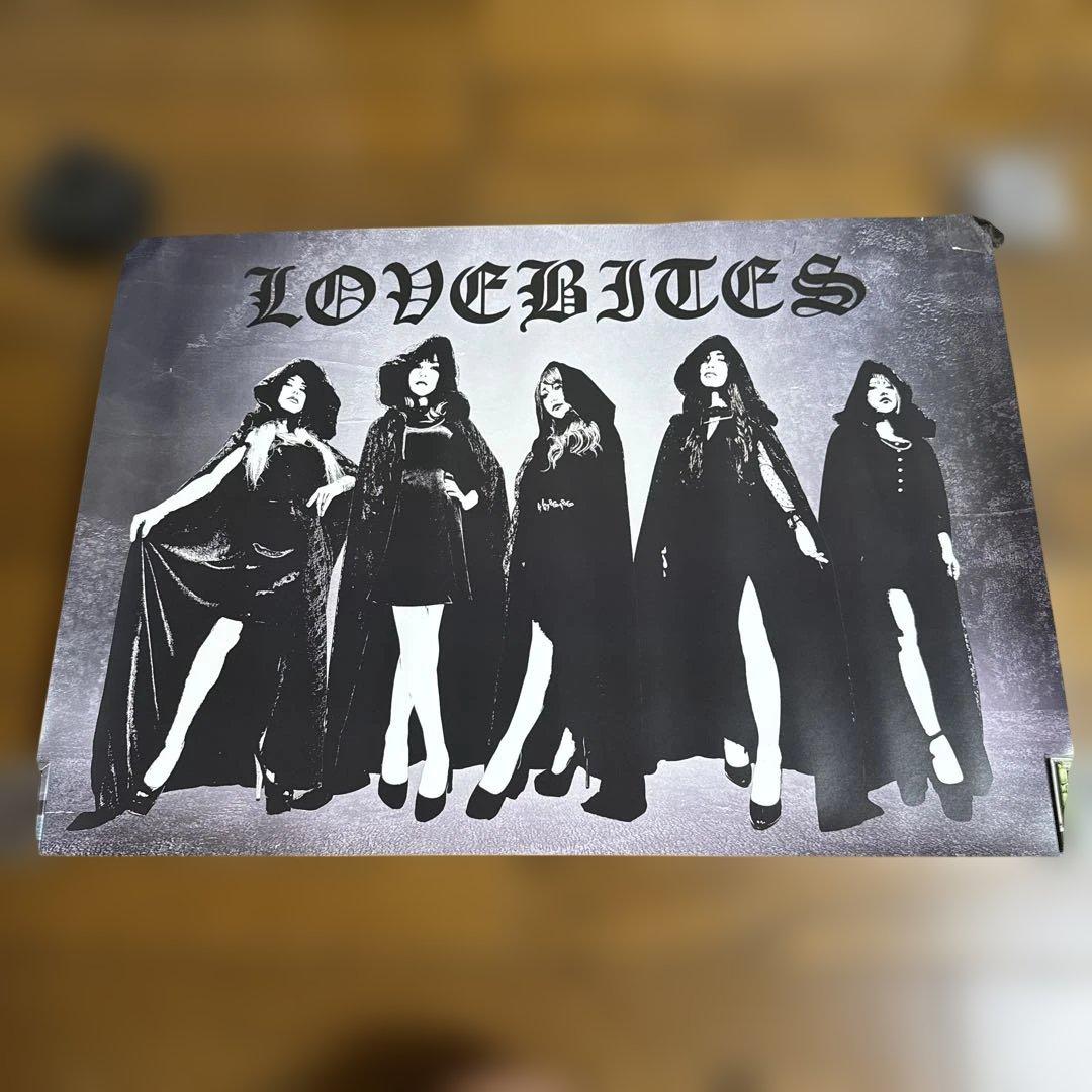 LOVEBITES モノクロポスター