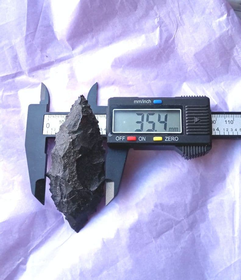 原始人 尖頭器 ポイント アイヌ仕様 石器 模写 サヌカイト