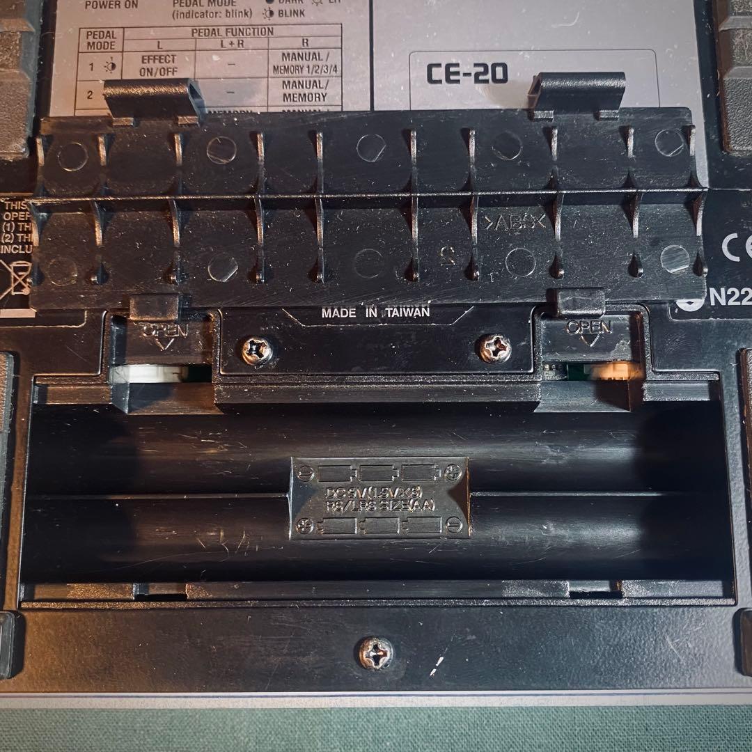 BOSS CE-20 6MODE ステレオコーラス (メモリー機能付き)