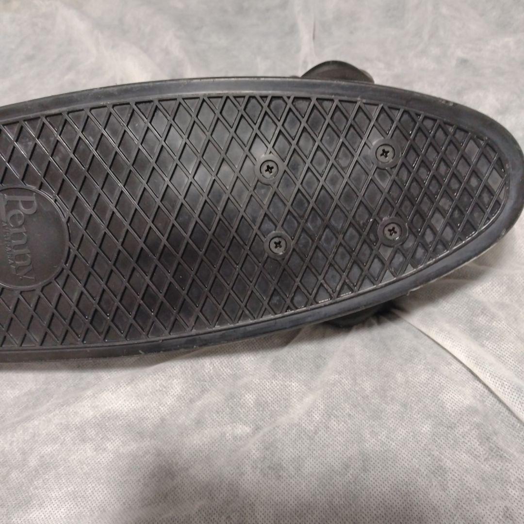 Penny 22\" 白黒