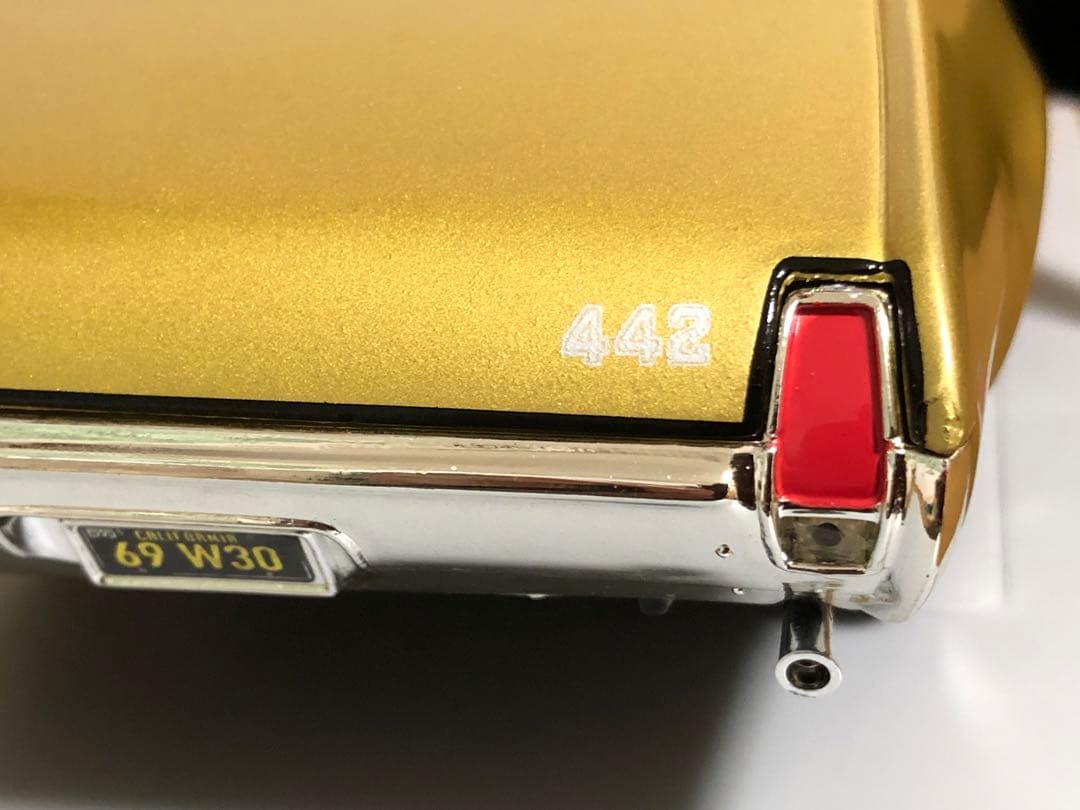 1/18 ERTL 1969 OLDSMOBILE 4-4-2 W30 アメ車