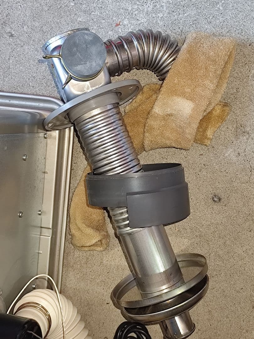 し*ぽ様 サンポット FF式石油ストーブ FFR-562SX-S2｜2011年製