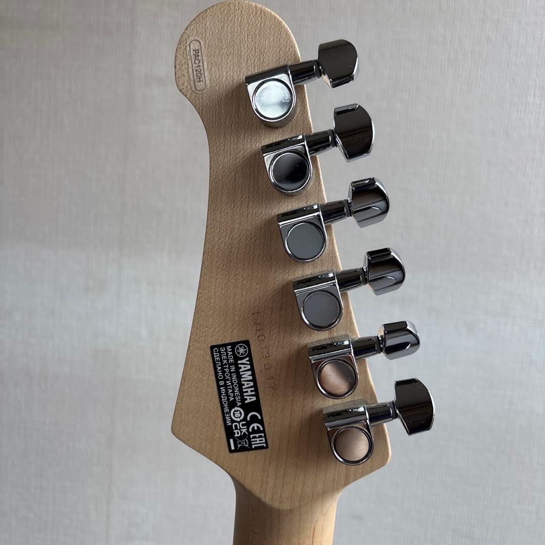 ヤマハ　 エレキギターPACIFICAシリーズPAC120H ソフトケース付