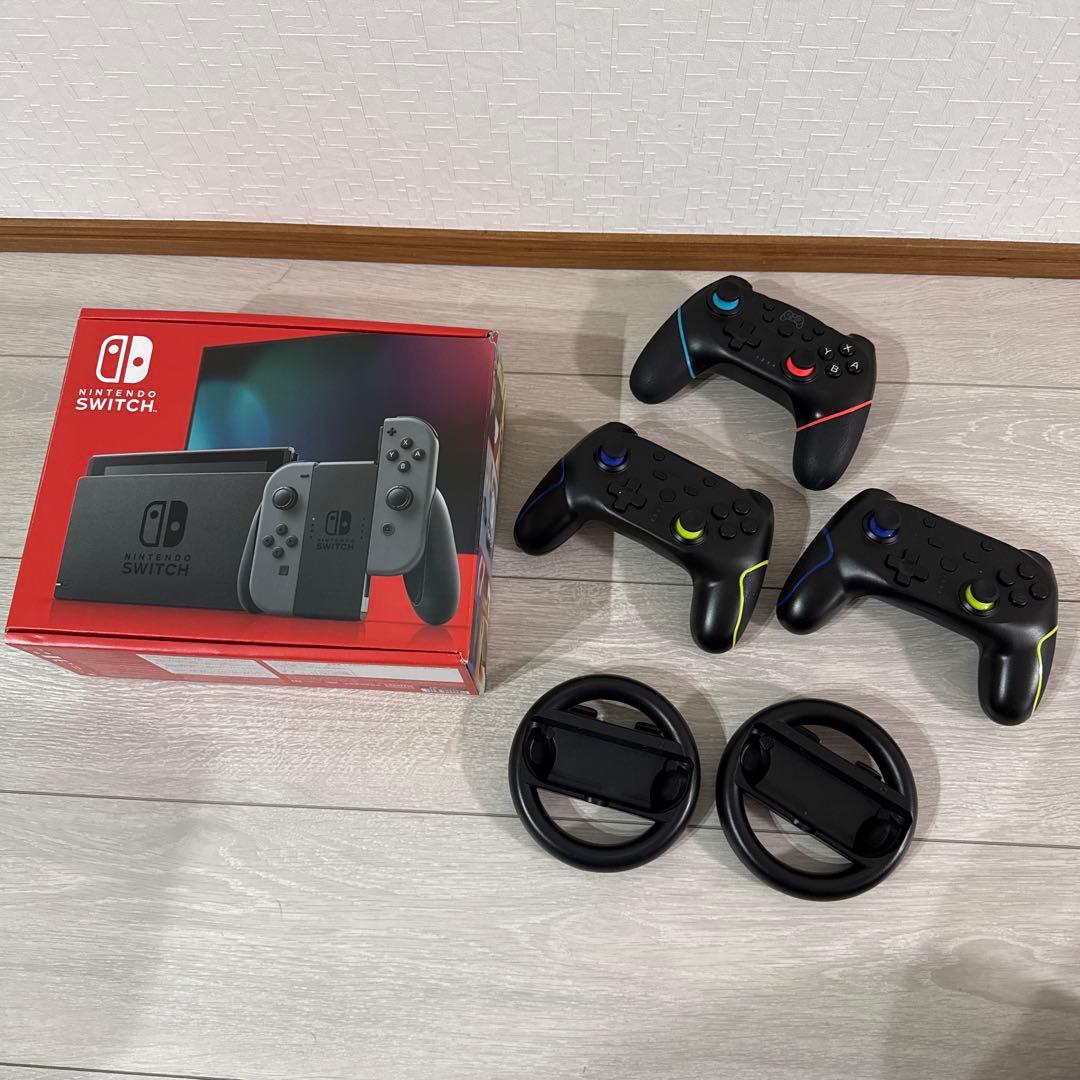 【美品】Nintendo Switch 未使用本体 付属品コントローラー3個