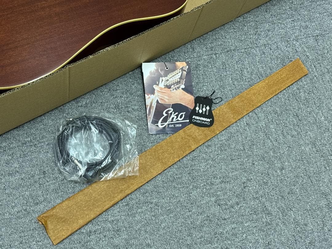 EKO Ranger VI VR Nat Top Stained EQ 未使用