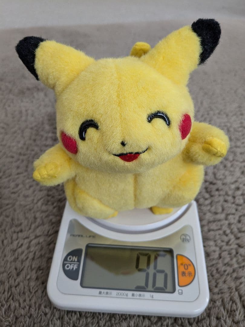 ぬいぐるみ② にっこりピカチュウ