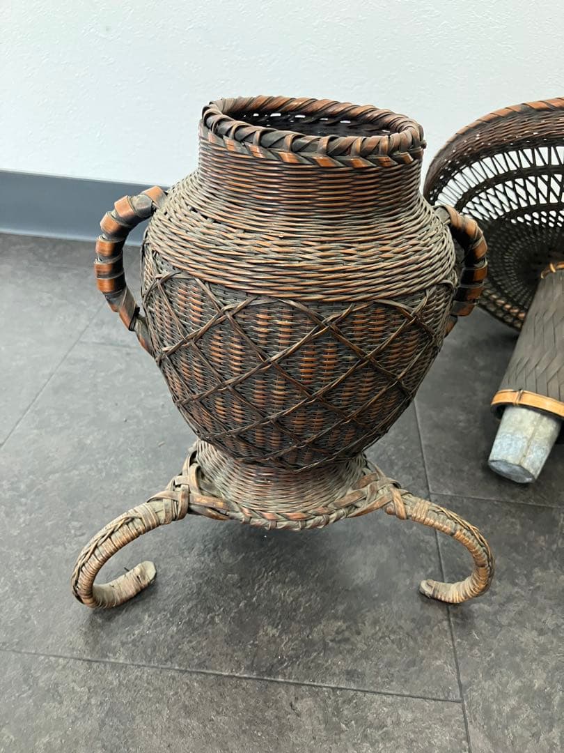 値下げ！古美術 生花 竹籠 花籠 唐物 花器　三足　古道具　籐