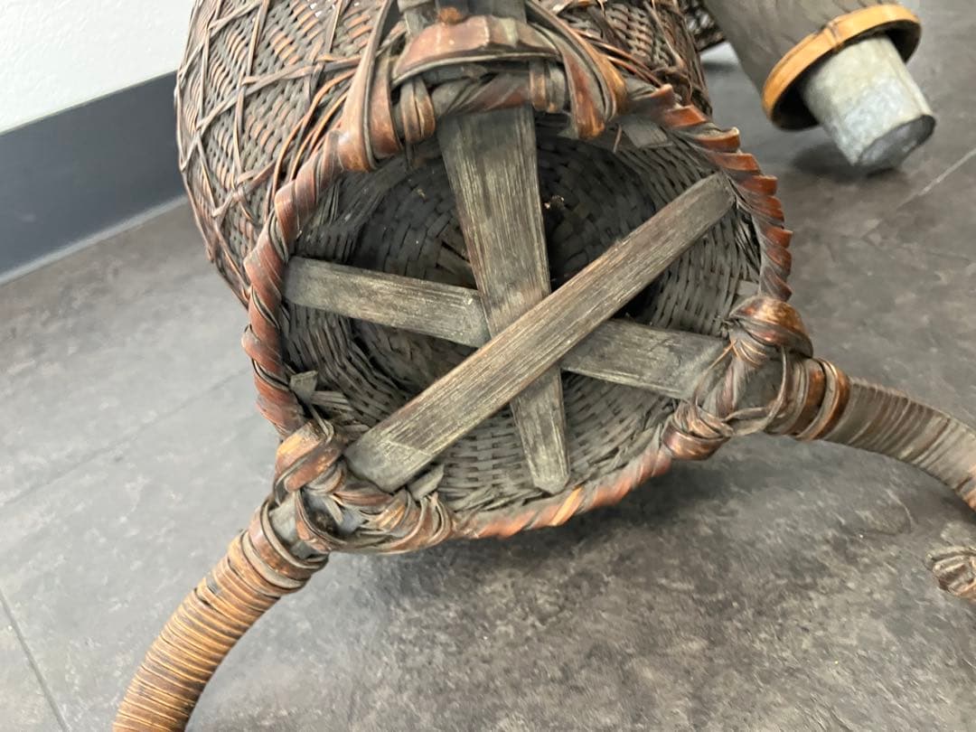 値下げ！古美術 生花 竹籠 花籠 唐物 花器　三足　古道具　籐