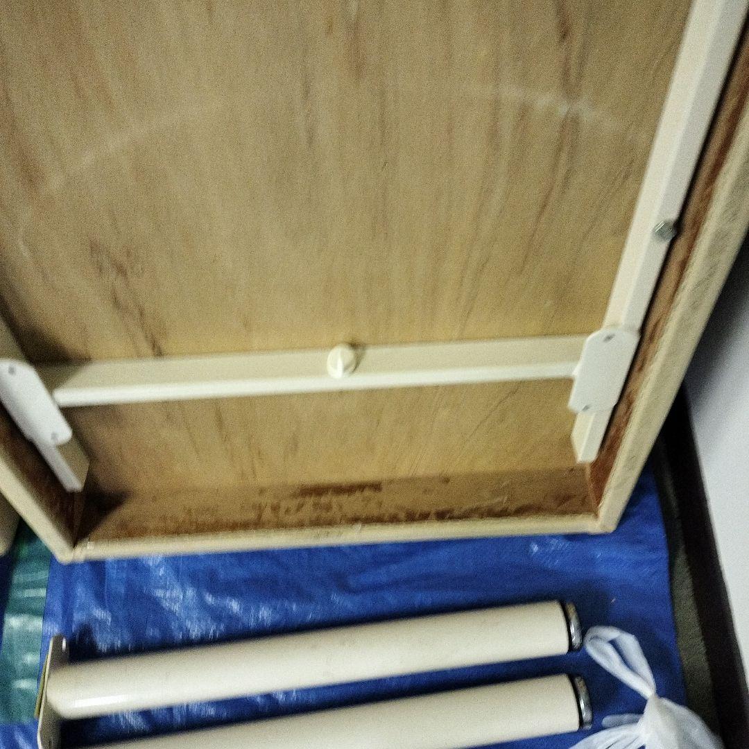 Takadaマッサージベッド施術・エステベッド（脚４本外し同梱・脚本体に錆有り）