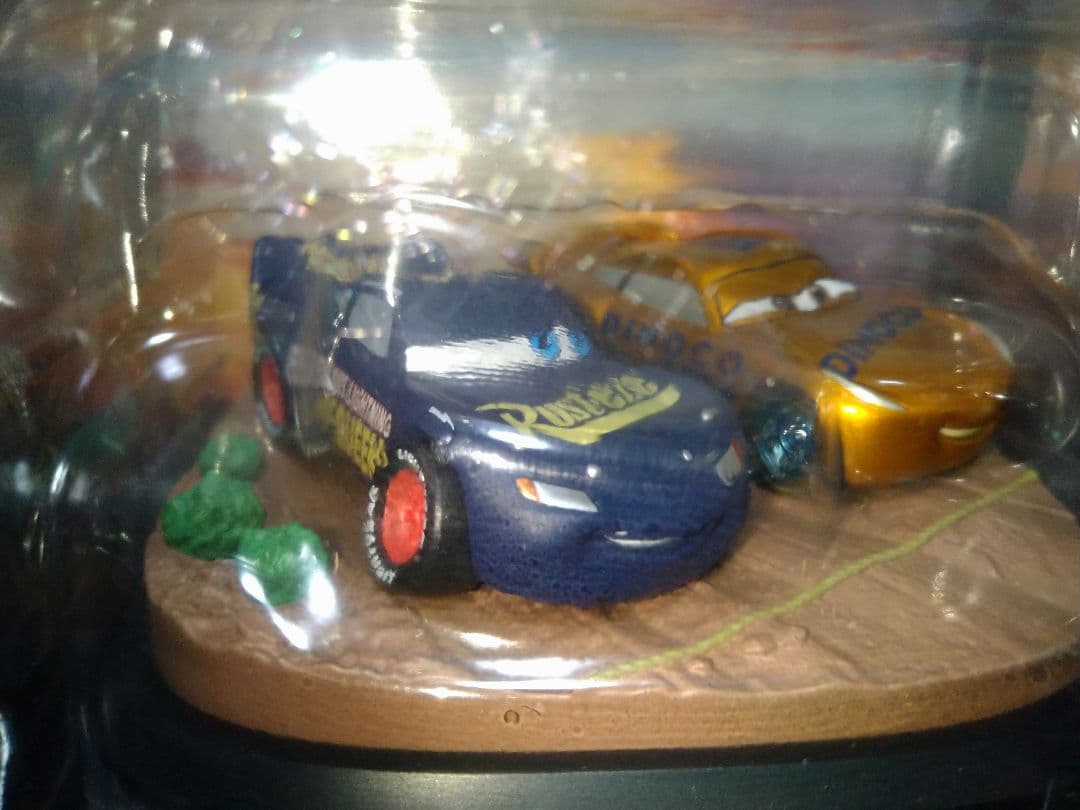 ピクサー フィギュアセット & キャンバスボード