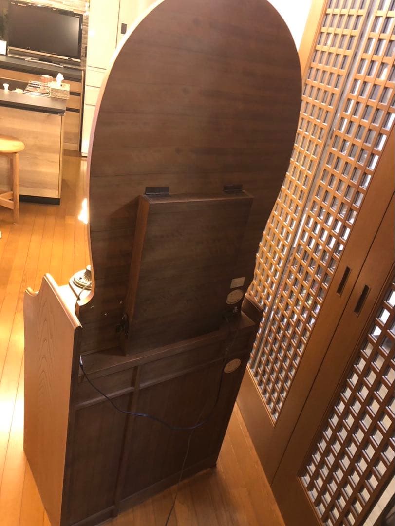 更に、値下げ！クラシック木製ドレッサー・ミラー・照明付き