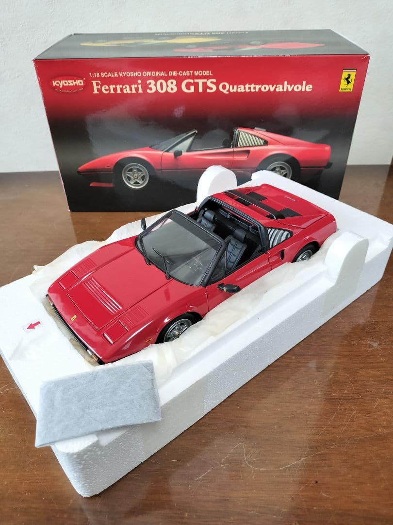 京商1/18フェラーリ308GTSクアトロバルボーレ【RED】