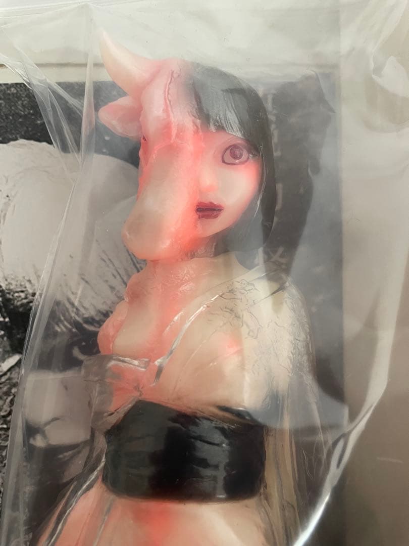 カンロ ヒカリトイズ 真説・物ノ怪少女 くだん 〜蛍〜 蓄光 ソフビ