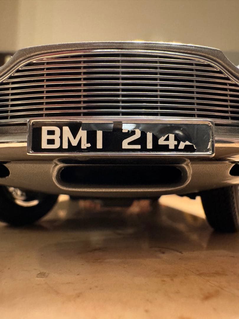 【希少】AUTOart アストンマーチンDB5 ジェームス・ボンド・コレクション